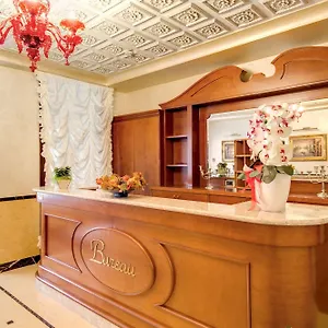 https://domus-cavanis.hotelinveneto.com